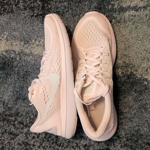 Nike Flex 2017 RUN Women's 9